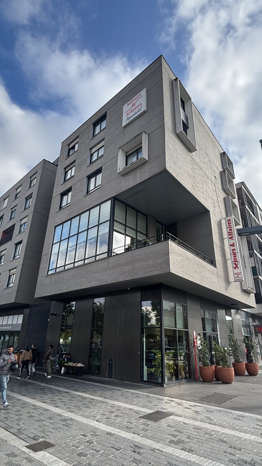 Entrée de la résidence Le Contemporain